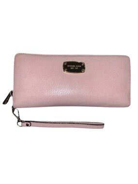 Michael Kors Jet Set  Continental Wallet/  Wristlet in Pale Pink Pebbled Leather